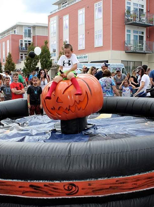 Mechanical Pumpkin for Halloween themed Events. Call BYB Event Services and Party Supplies Today